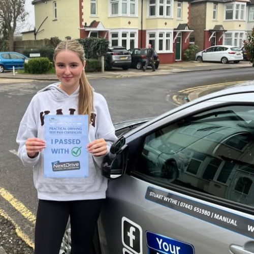 Passed my test first time today in Southend thanks to Stuart! Every lesson was well-structured and tailored to what I needed to work on. He has amazing knowledge of the test routes and what examiners are looking for, which made me feel fully prepared on the day.